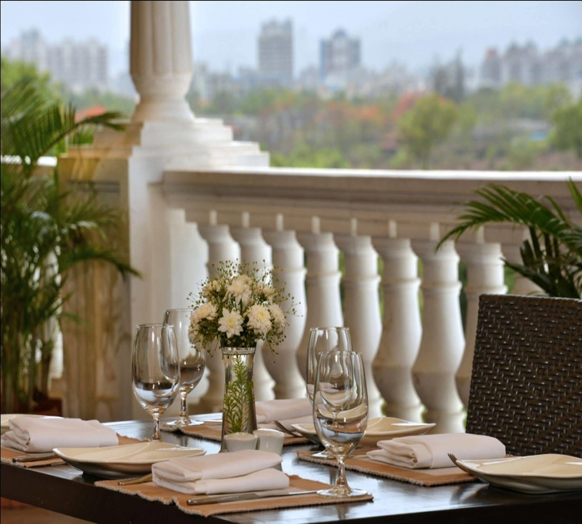 Majestic Court Sarovar Portico Navi Mumbai Luaran gambar
